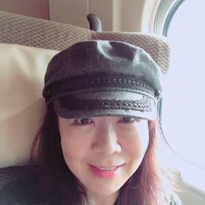 Meet your Posher, Flora